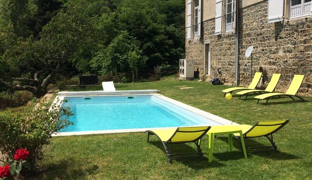 Family house in the heart of the vineyards "lupins"