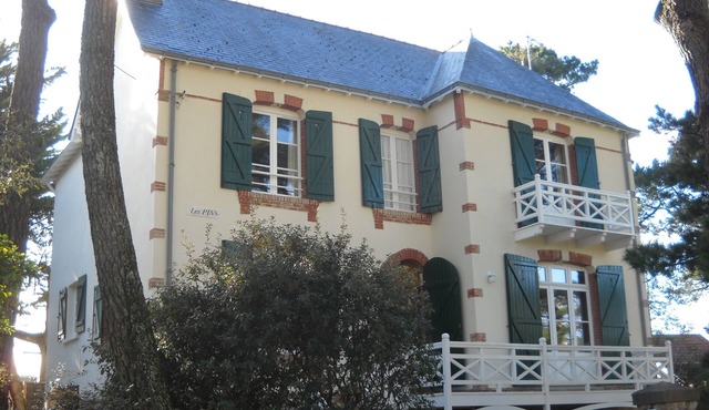 Family home 200m from a huge sandy beach, all shops within walking distance