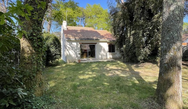 Family house near St Brevin beach, pets allowed, private parking