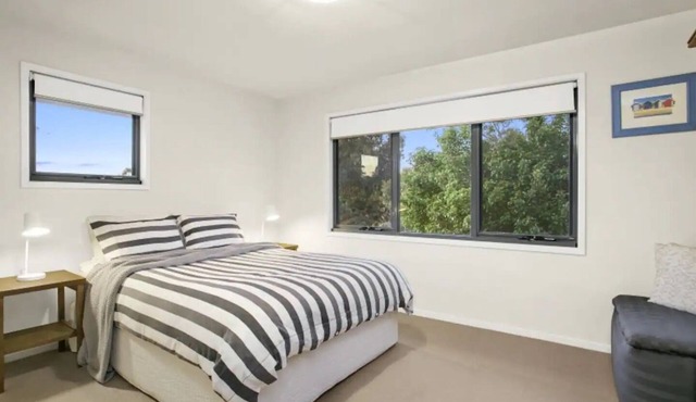 Family Holiday Home at Quiet Point Lonsdale Beach