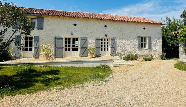 Family Holiday Hamlet - Heated Pools, Golf, Tennis, Creche, 10 mins to beach!