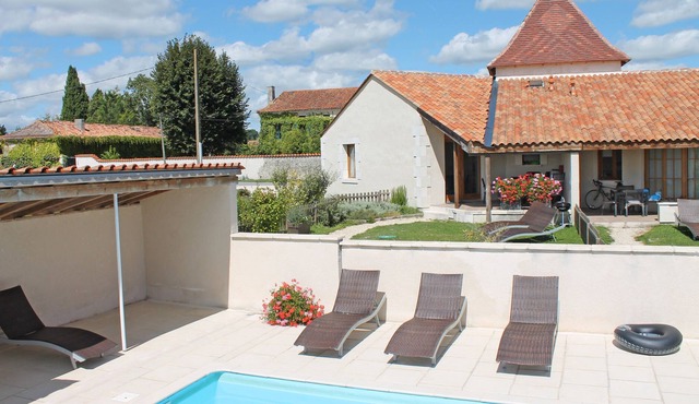 Family Holiday Hamlet - Heated Pools, Golf, Tennis, Creche, 10 mins to beach!