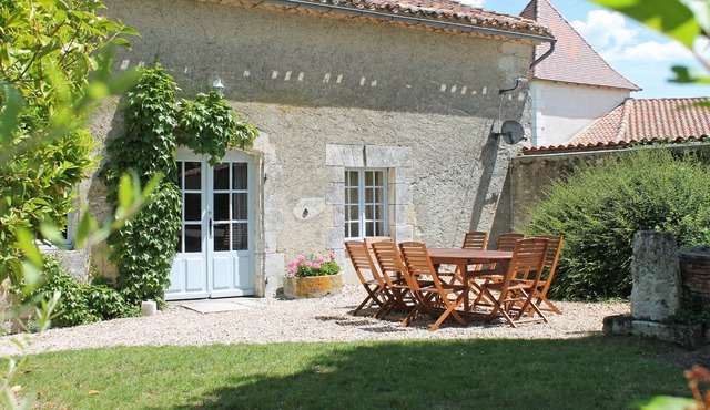 Family Holiday Hamlet - Heated Pools, Golf, Tennis, Creche, 10 mins to beach!