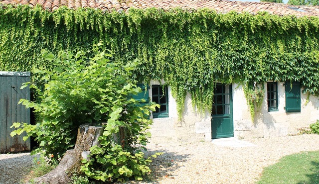 Family Holiday Hamlet - Heated Pools, Golf, Tennis, Creche, 10 mins to beach!