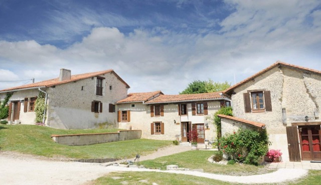 Family Holiday Hamlet - Heated Pools, Golf, Tennis, Creche, 10 mins to beach!