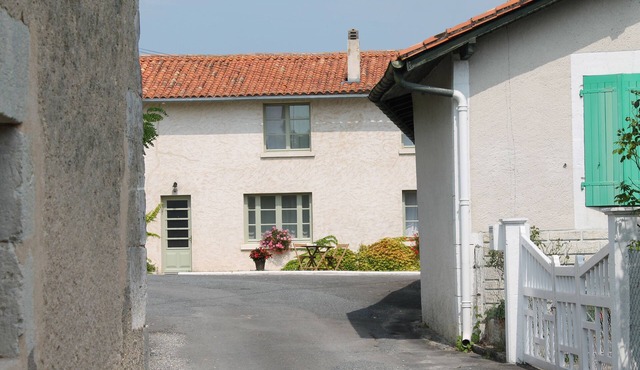 Family Holiday Hamlet - Heated Pools, Golf, Tennis, Creche, 10 mins to beach!