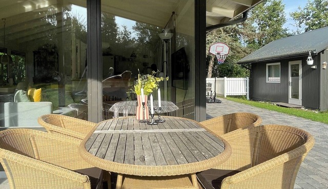 Family holiday home between Rågeleje and Vejby