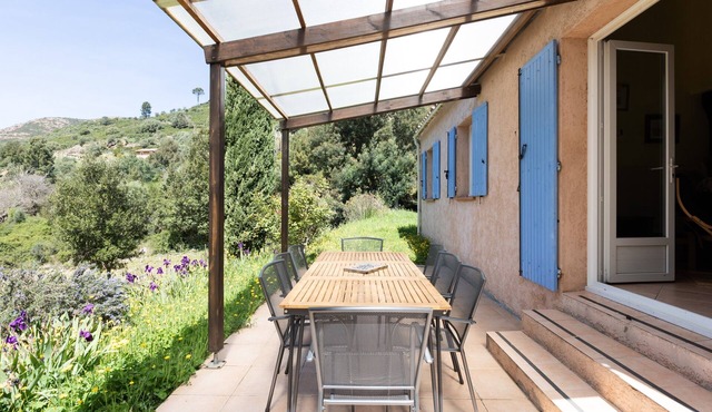 Family Holiday Home with Mountain View, Shared Terrace and Air Conditioning