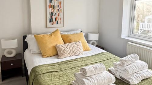 Family Holiday Home With Hot Tub Sauna Sleeps 8