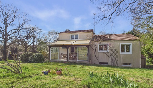 Family home 10-300m from the beach + garden