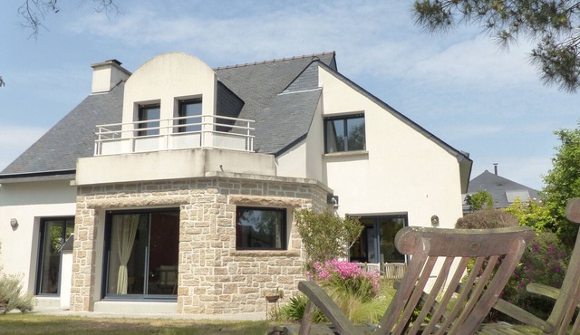Family home 2 minutes from the beach