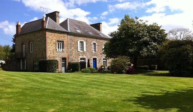 Family home 3 km from the beach and 100 m from shops