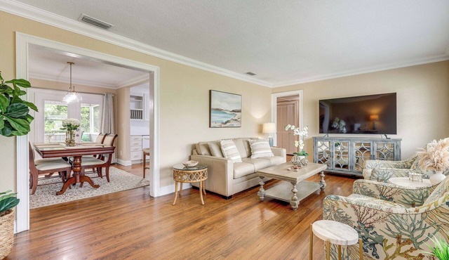 Family Home 5 Mi to Riverwalk & Jaguars Games!