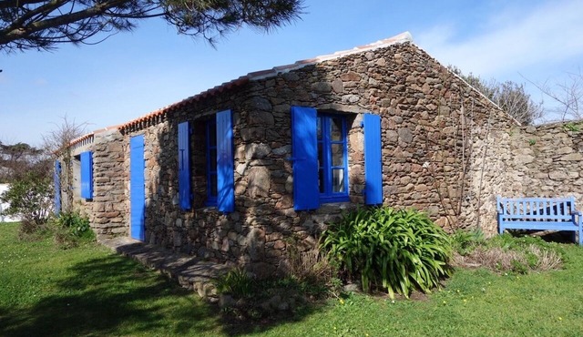 Family home, 5-minute walk from Les Vieilles beach.