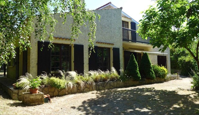 Family home 5mn from town center - 20mn from the ocean