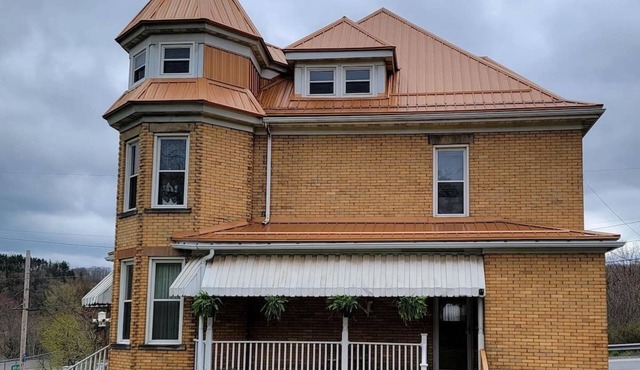 Family Home,6BR,sleeps14, nearby 2 biketrails.