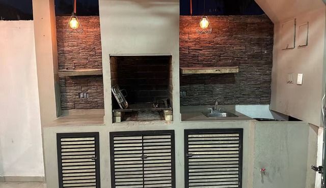 Family Home 8 min. from Consulate, 10 min. from Bridges and 1 min. from ANAM