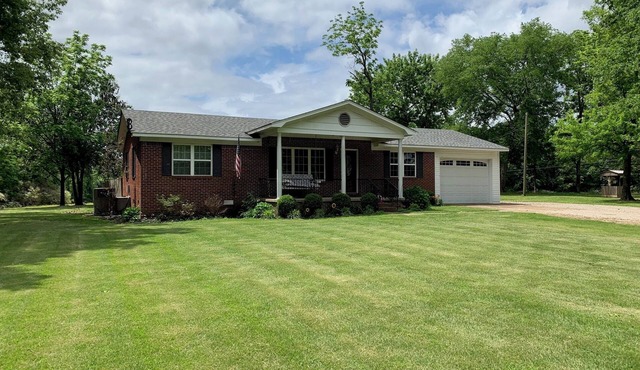 Family home about a mile from Shiloh Park. Pet friendly with a fenced-in yard!