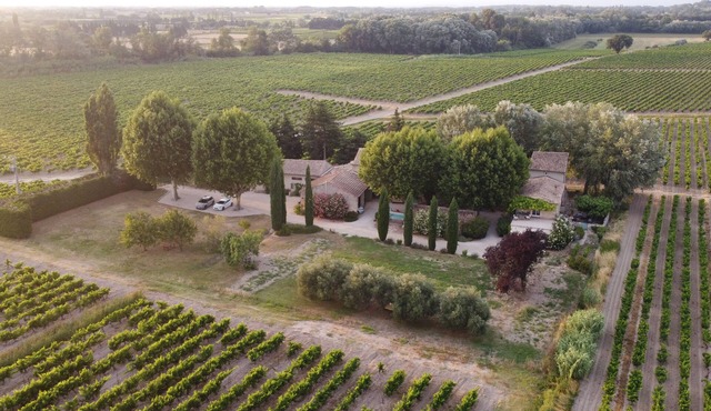 Family home amidst vineyards in Drôme provençale