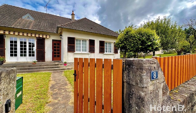 Family Home and Nature in Eymoutiers