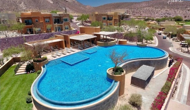 Family Home, Beach Club & Golf Cart at Exclusive Puerta Cortes, La Paz MX