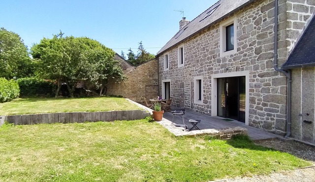 Family home between countryside and ocean, 800m from beaches