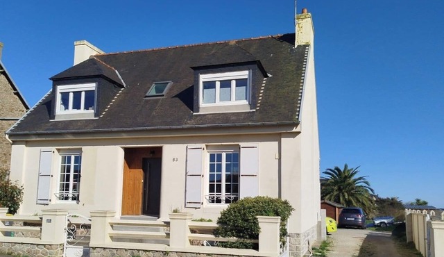 Family home close to the sea and shops
