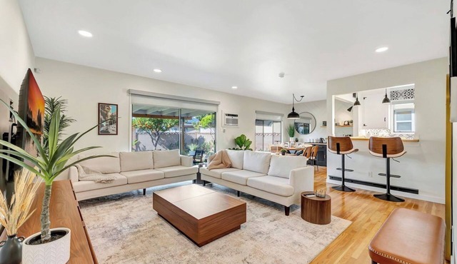 Family Home Centrally located to Disneyland/Knotts Private Backyard & Coffee Bar