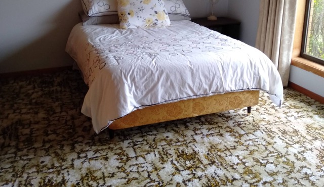 Family home, close to bush walks and central to Pyrenees wine trail.