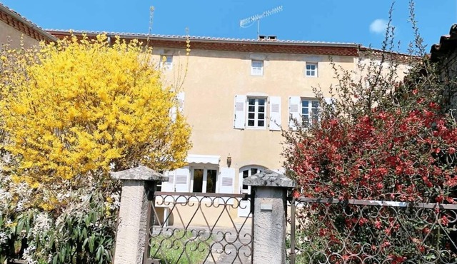 Family home close to forests, pastures and further afield to volcanoes and lakes