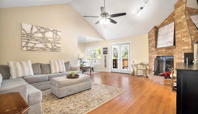 Family Home, Fenced Yard with Firepit, Near Parks