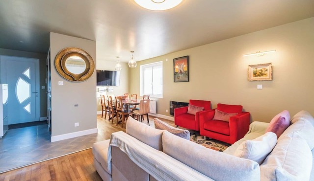 Family home for 8 people between sea and countrysi