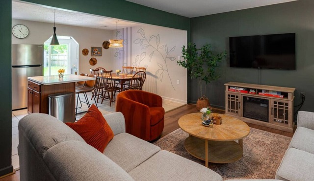 Family Home | Game Room Fenced Yard Firepit