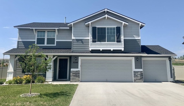 Family Home Great For Gatherings + Office