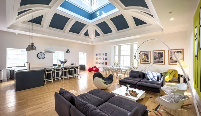 Family home in an old gym with1k sqft party room just 1 min walk from George St