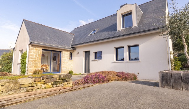 Family home in Belz, with views of the Ria d'Etel