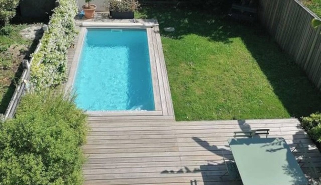 Family home in Bordeaux/Heated swimming pool