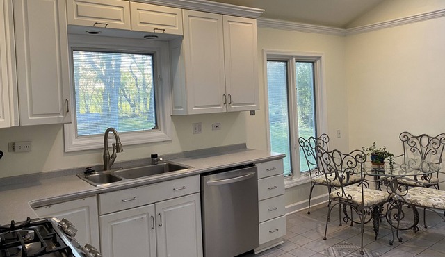 Family Home in Flossmoor on the Golf Course
