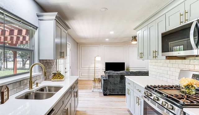 Family Home in Ft Worth Suburbs Near Benbrook Lake