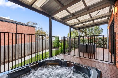 Family Home in Geelong with Spa