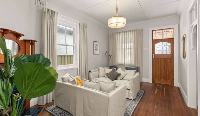 Family Home in Mayfield with Stylish Interior