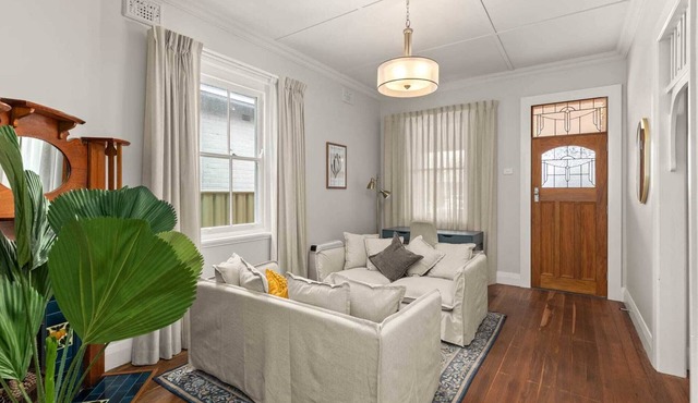 Family Home in Mayfield with Stylish Interior