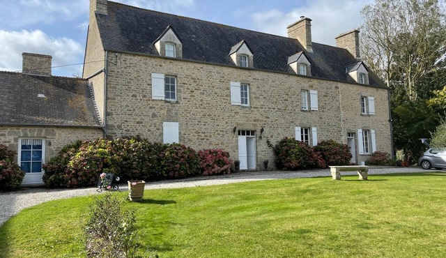 Family home in Normandy by the sea 3kms from the beach (sleeps 12-15)