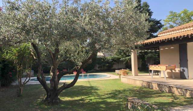 Family home in Provence with swimming pool