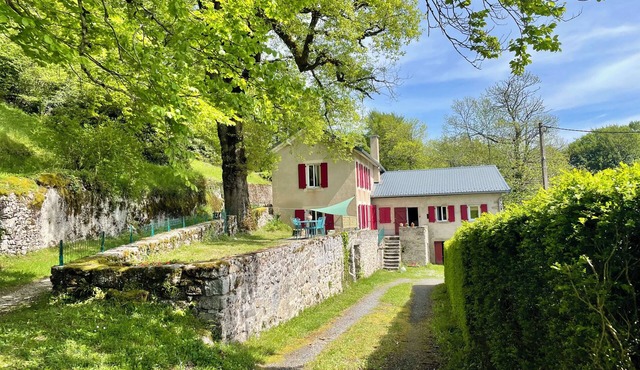 Family home in the heart of the Sidobre