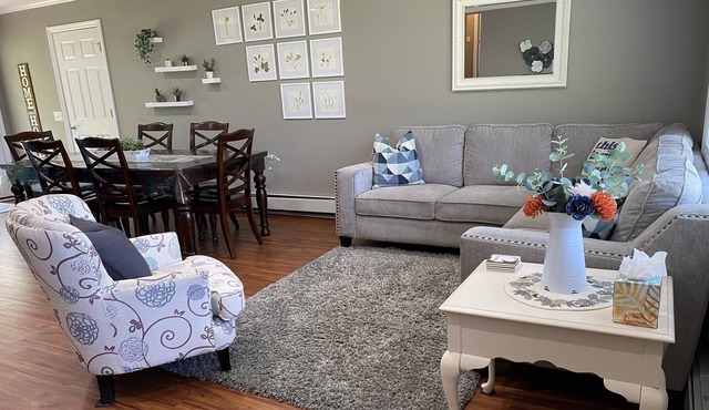 Family home in the heart of wine country, near beaches and natural areas!