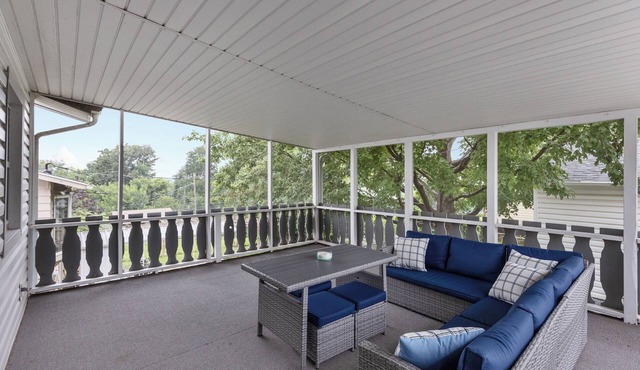 Family Home Min to Zoo+FreeParking+Washer/Dryer+SelfCheckIn+4TVs