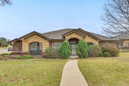 Family Home Near Ft Hood and Killeen Patio and Grill!
