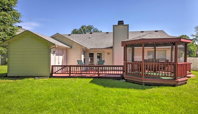 Family Home Near Indianapolis Speedway and Dtwn