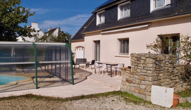 Family home near the beach, enclosed garden, 4 bedrooms, sleeps 10